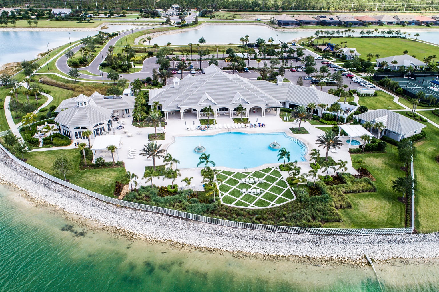 Does Corkscrew Shores in Estero Have a Golf Course?